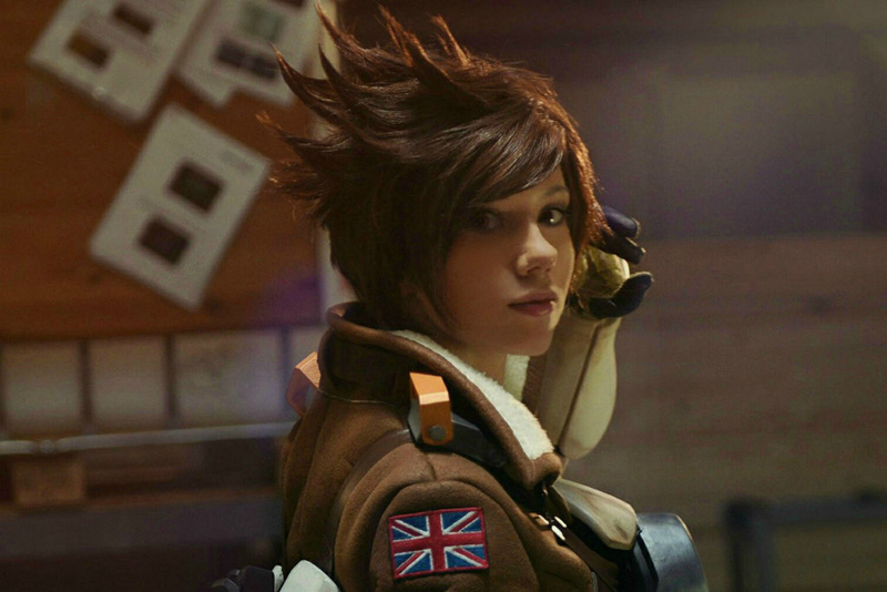 Illustration for article titled Tracer Cosplay Is Almost Perfect